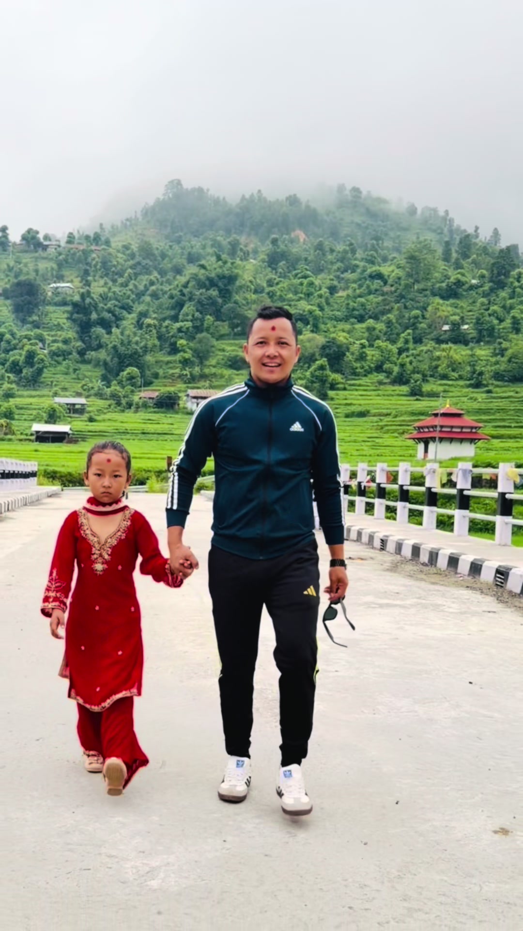 @पदम पाखि्न