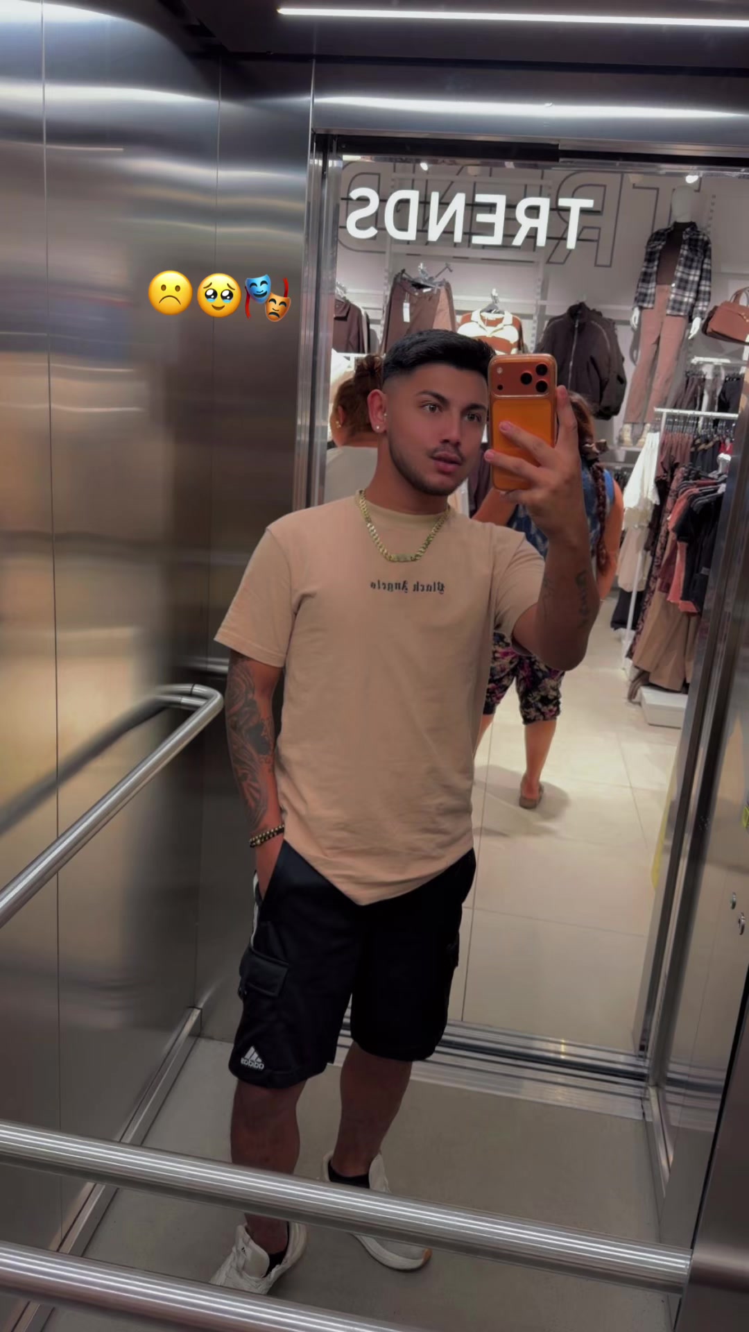 @💸🧸⚜️🍫🐶Levi