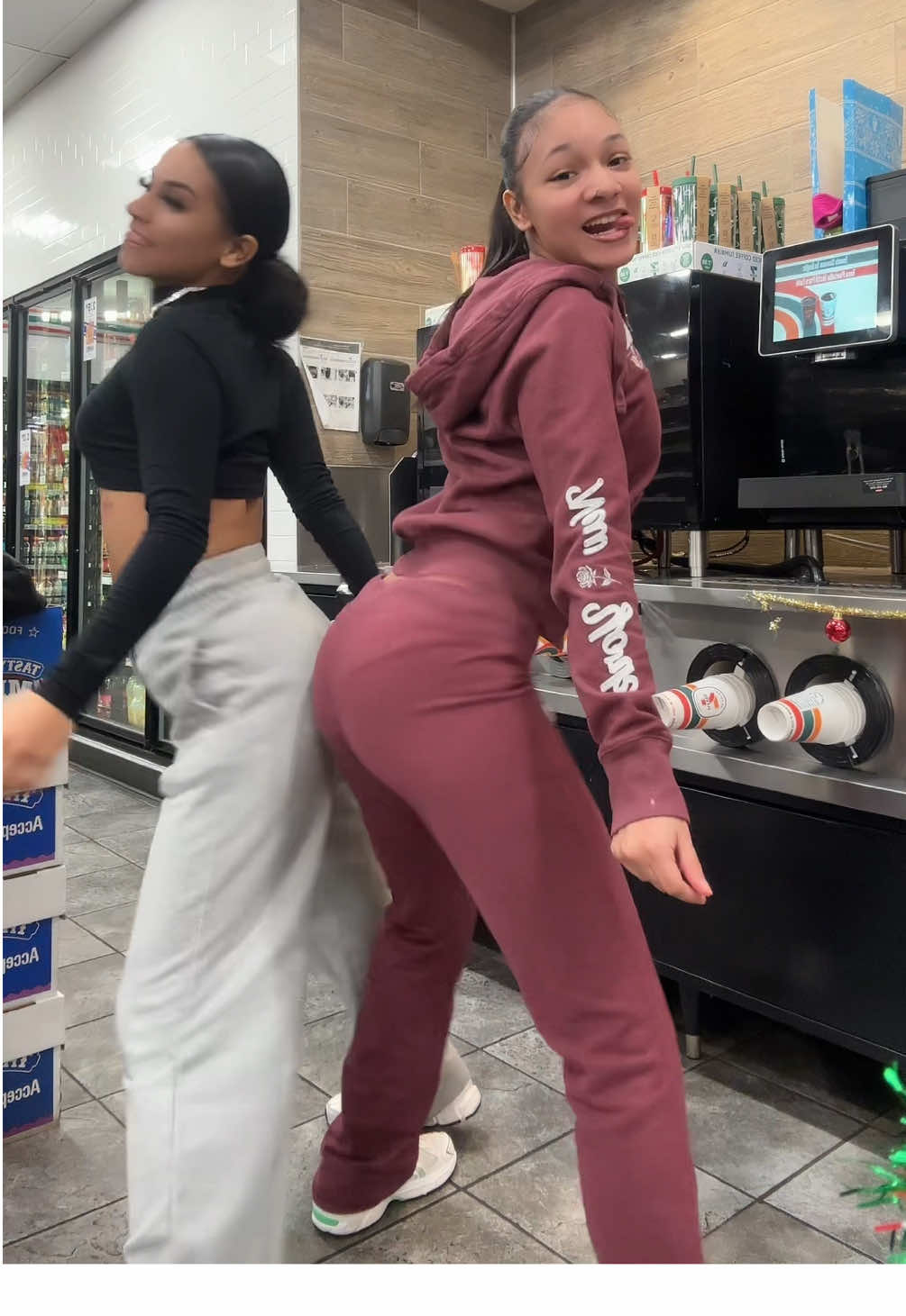 @🦋