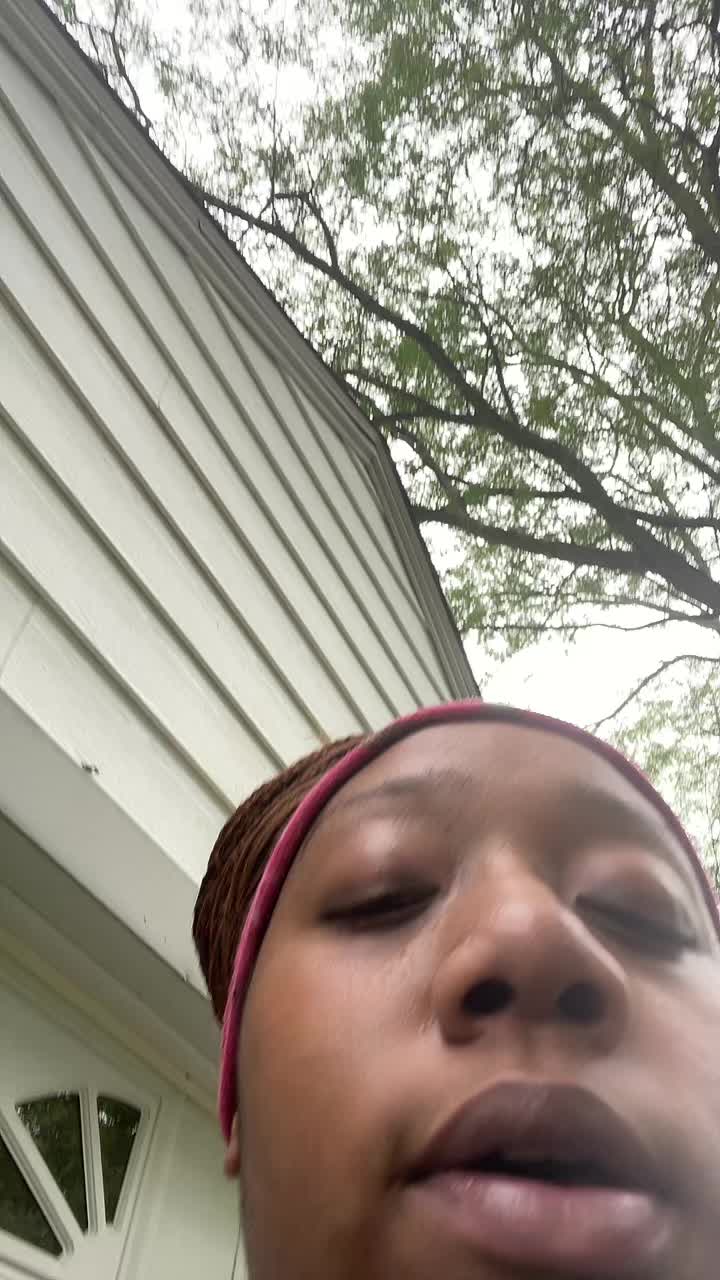 @Dee_nuggss