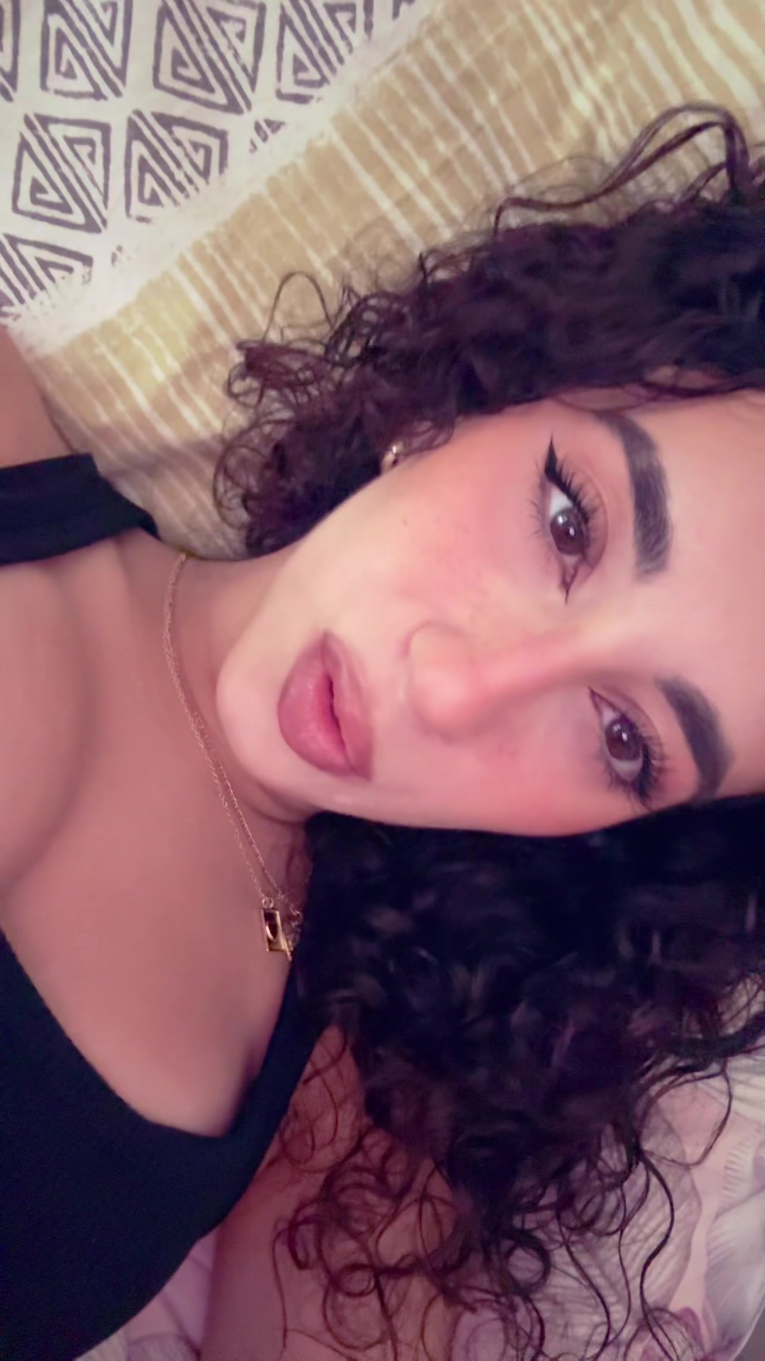 @🖤