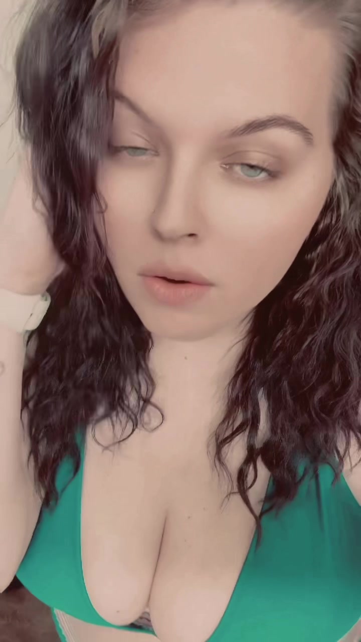 @Blue eyes and thick thighs