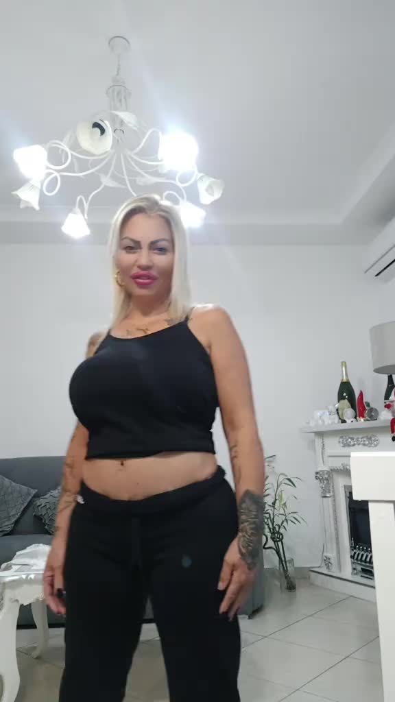 @ChanelFerone