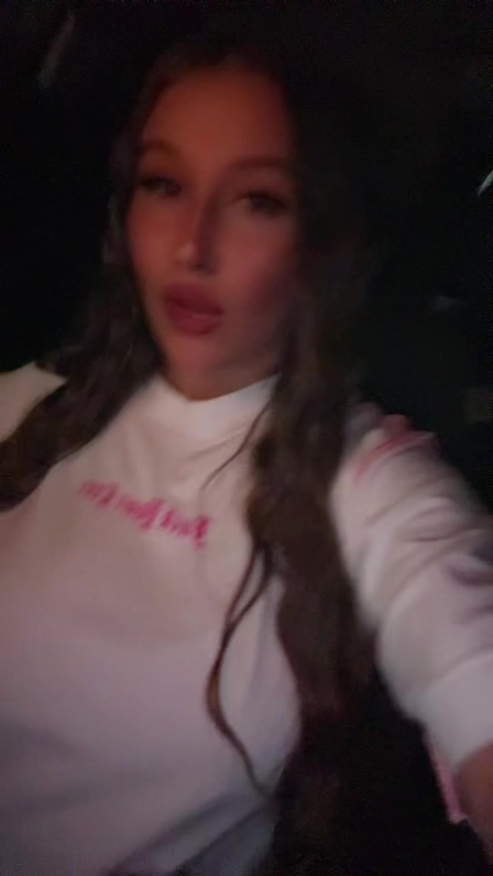 @أنجيلا