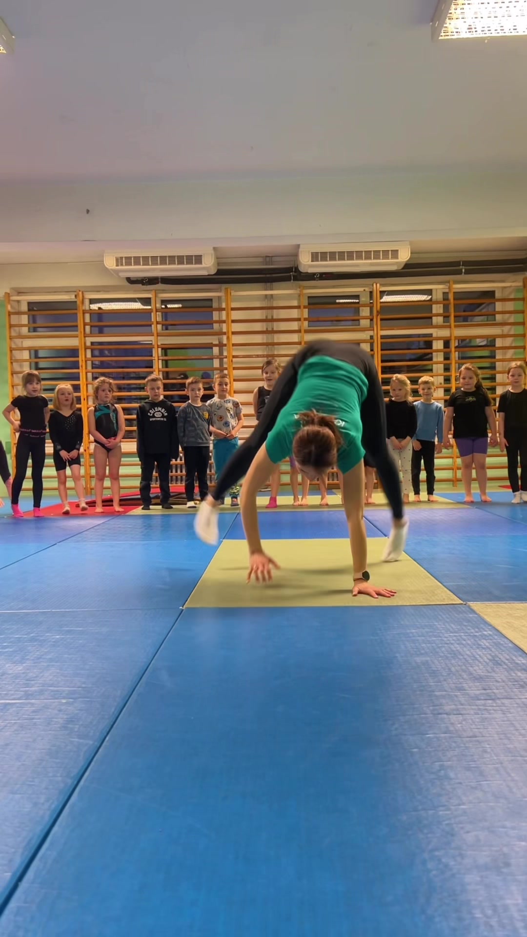 @Acro.Point