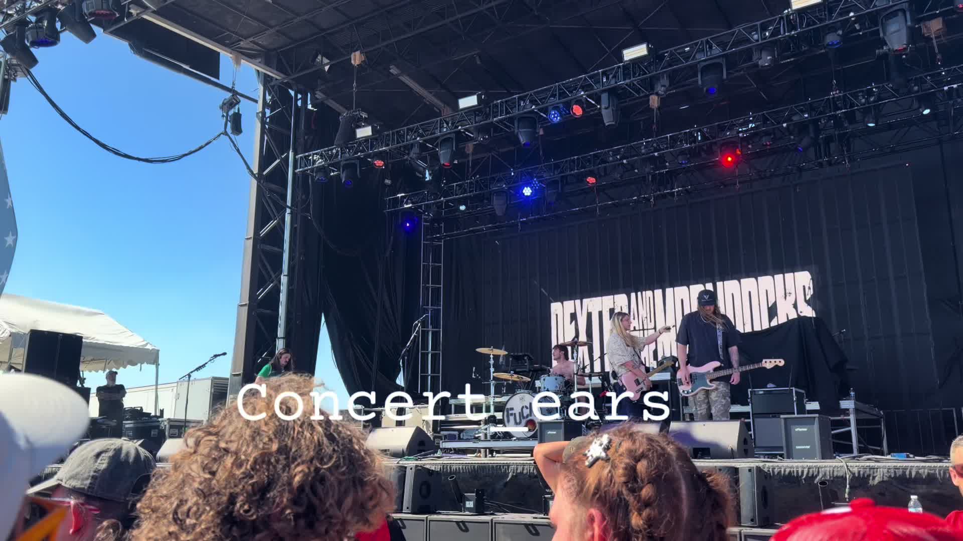 @CoNceRt Ears ๐ต๐ค๐ฝ๐โ๏ธ