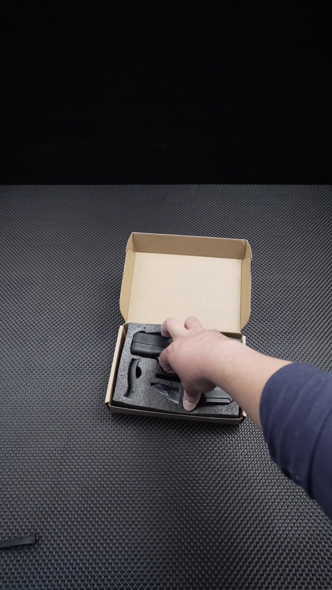 @akagtoy.com
