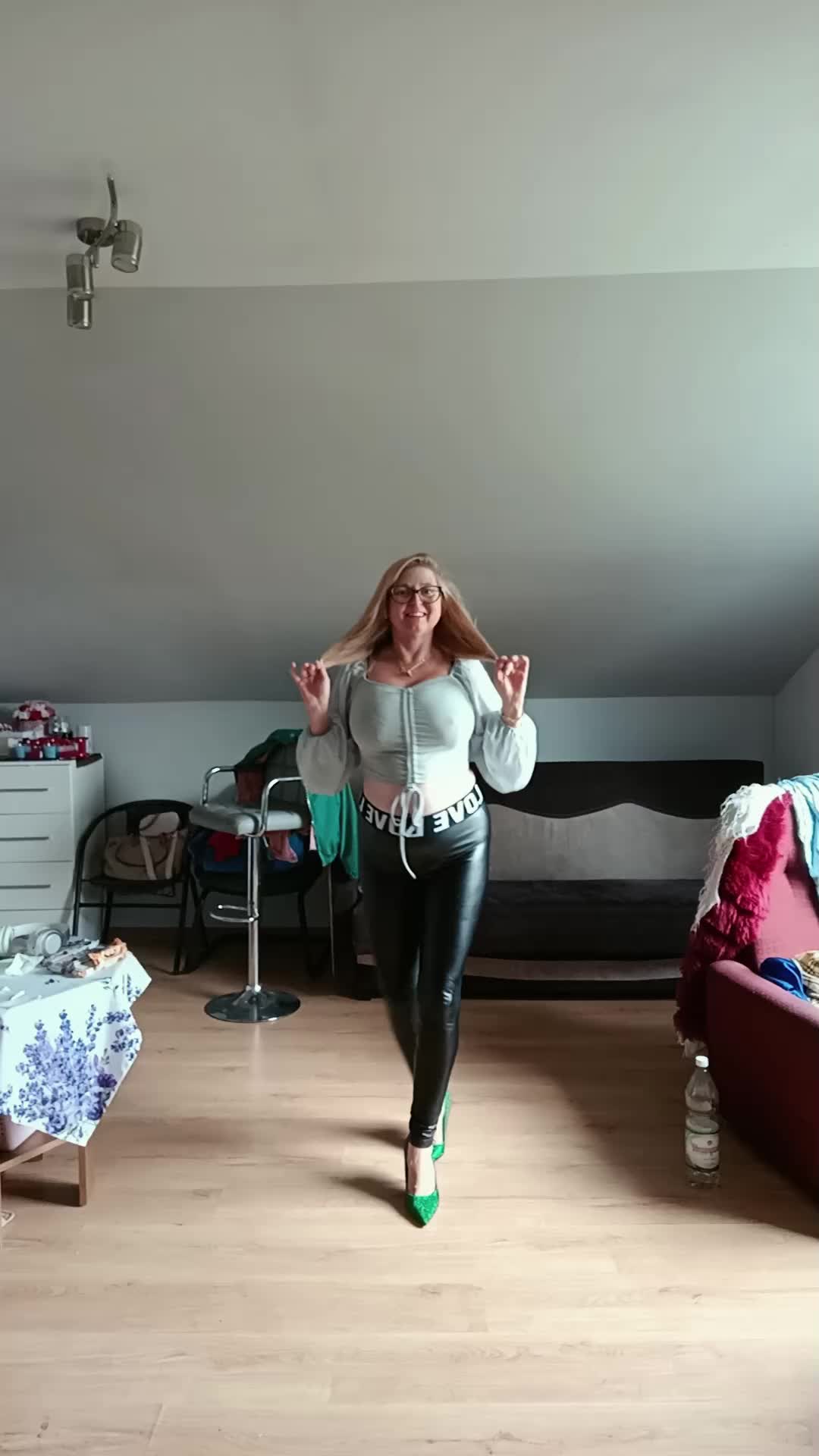 @⚡ReniaVolvy⚡