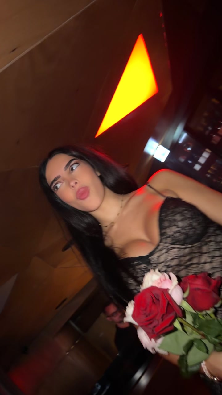 @Mia💎