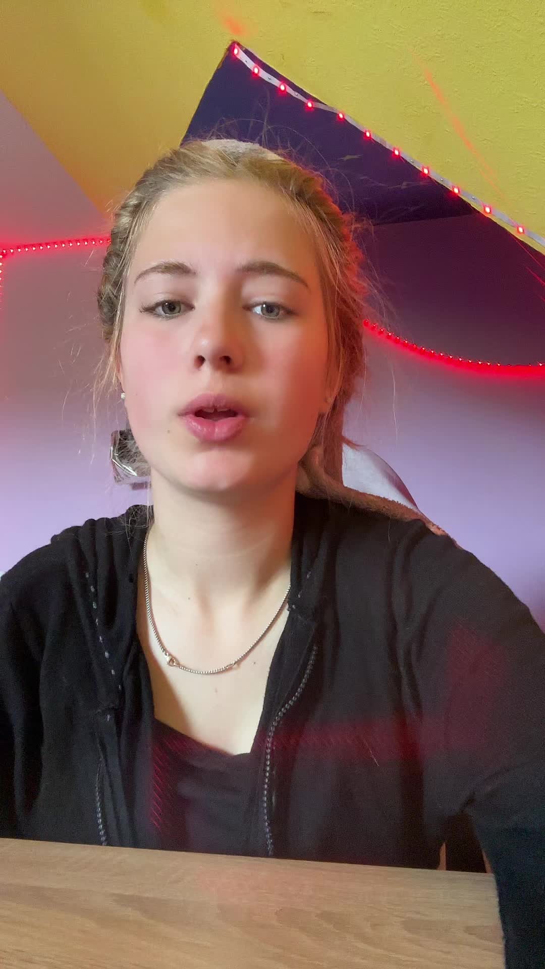 @lauravibe.xo