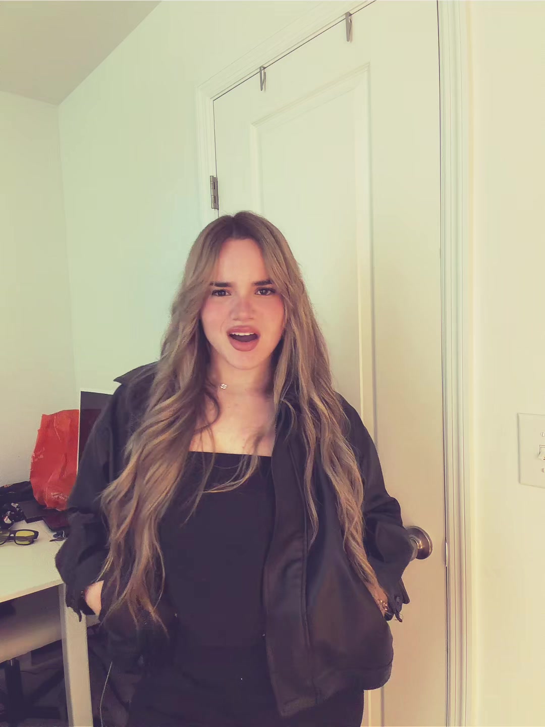 @Isabella J