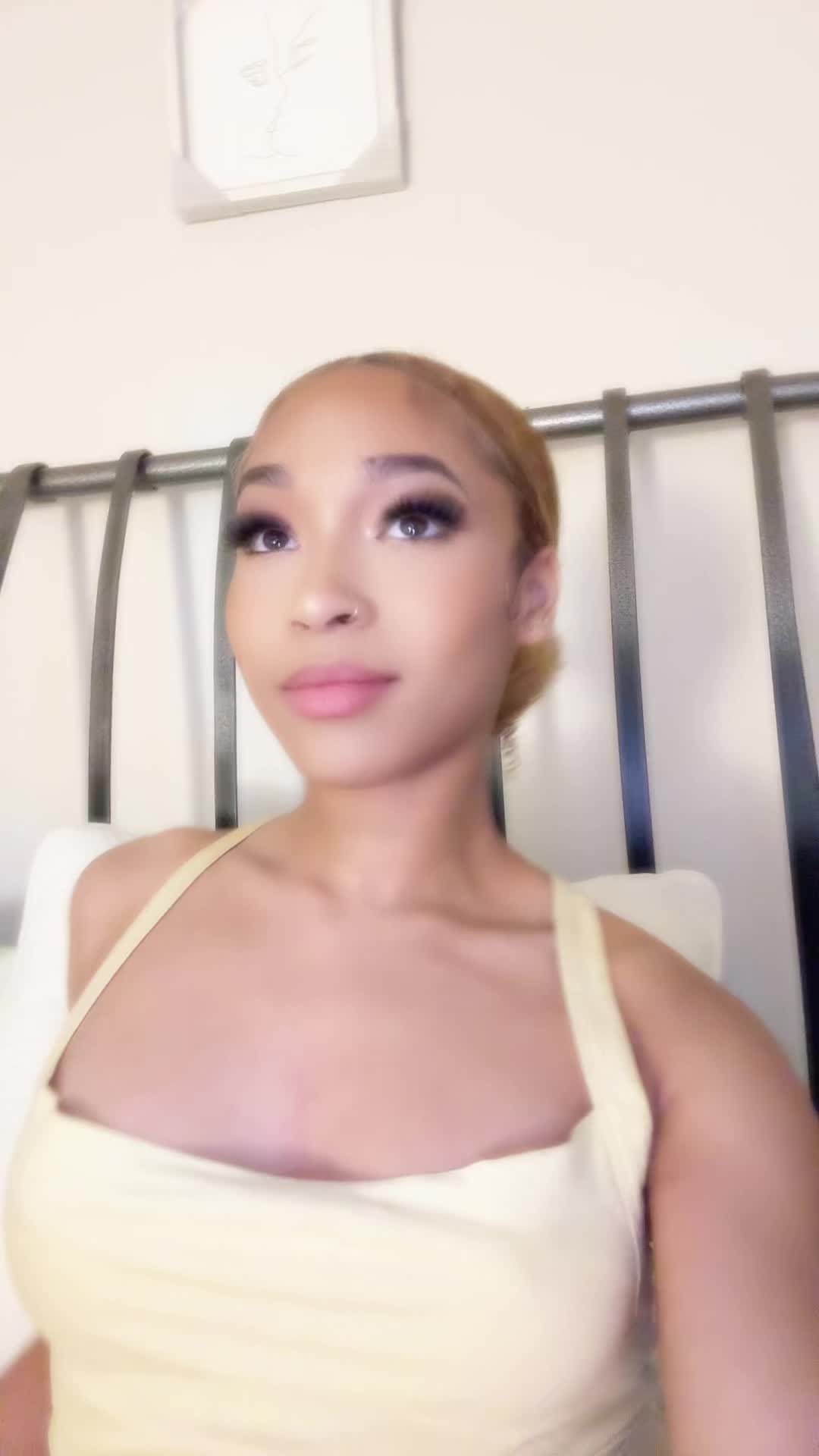 @Anisa| The Blonde hair girl
