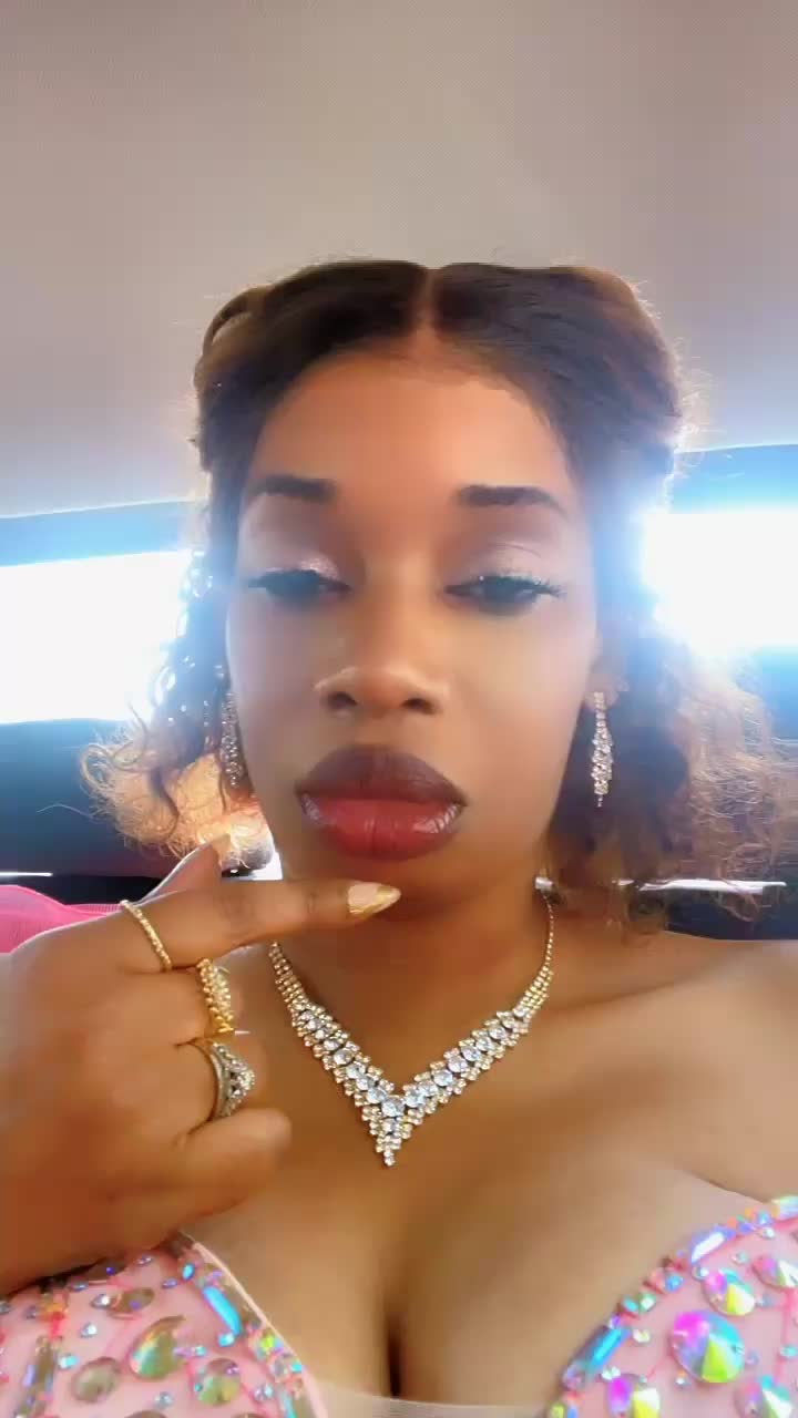 @Miss_Unique