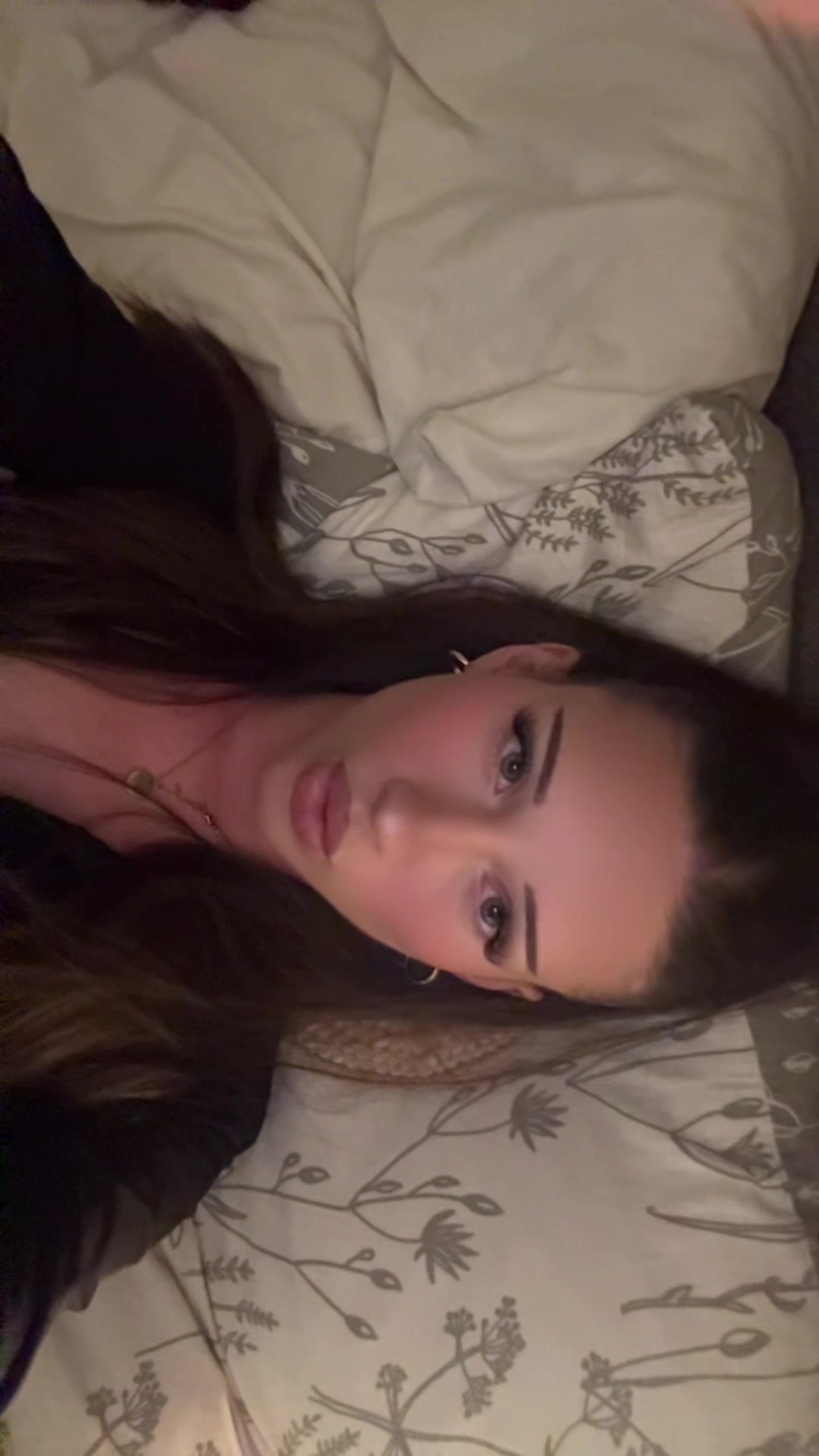 @𝐌𝐈𝐍𝐓𝐄𝐄𝐅𝐎𝐗 🕊