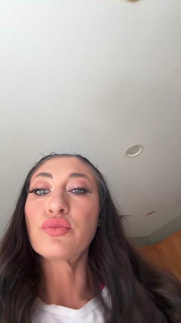 @WhitneyOC