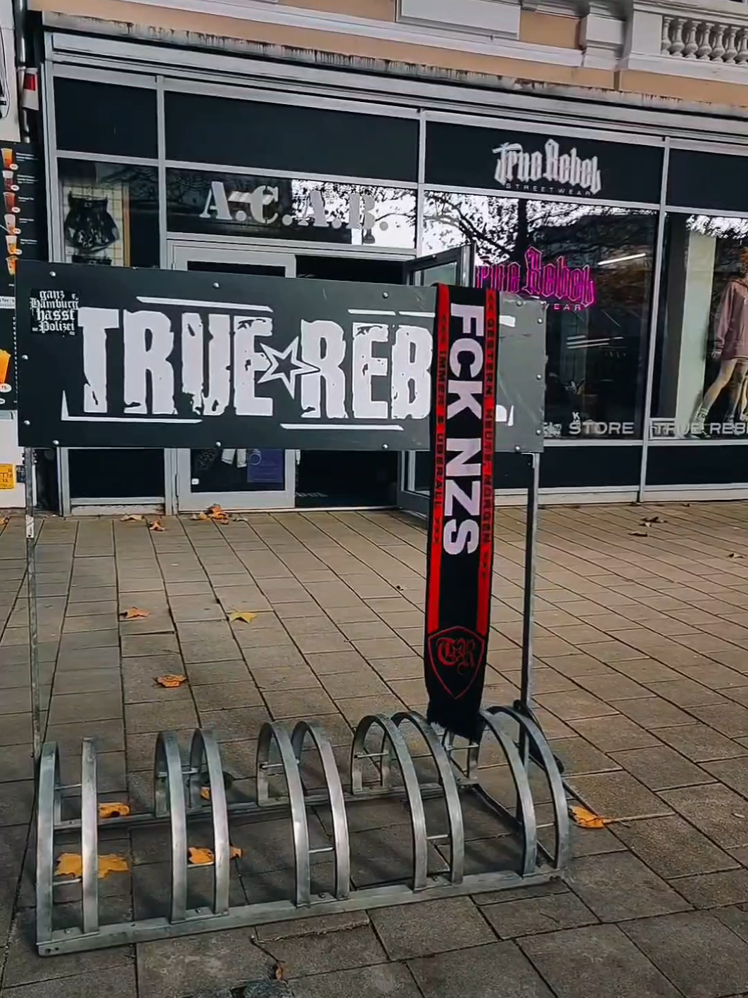 @truerebel.de