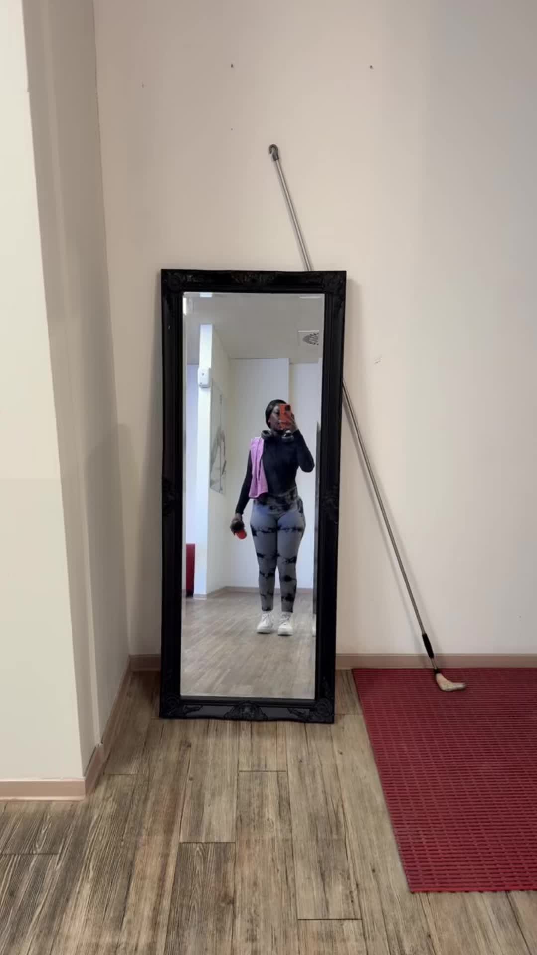 @Dee🥥🌴🤎