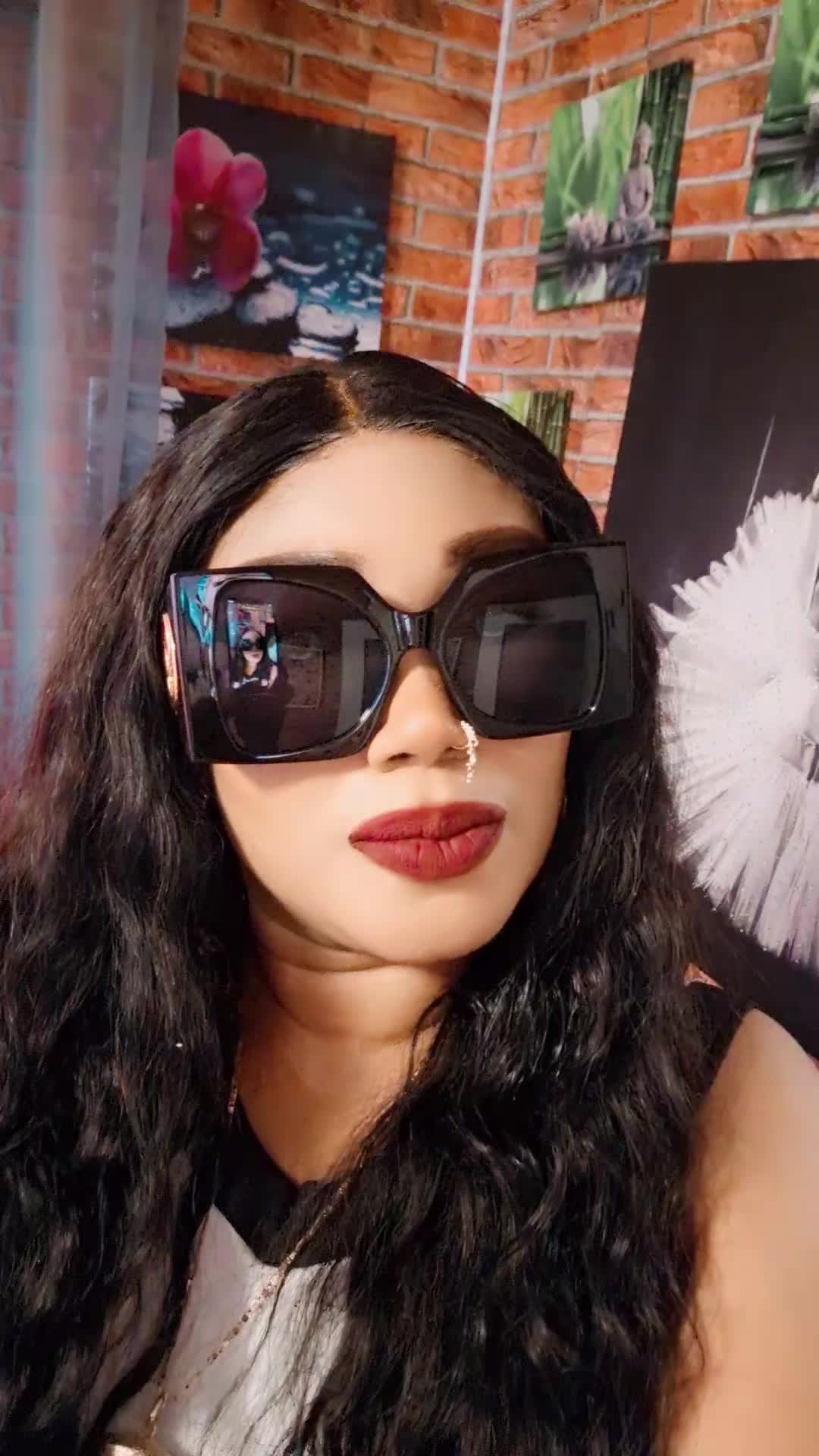 @legit Queen Ent