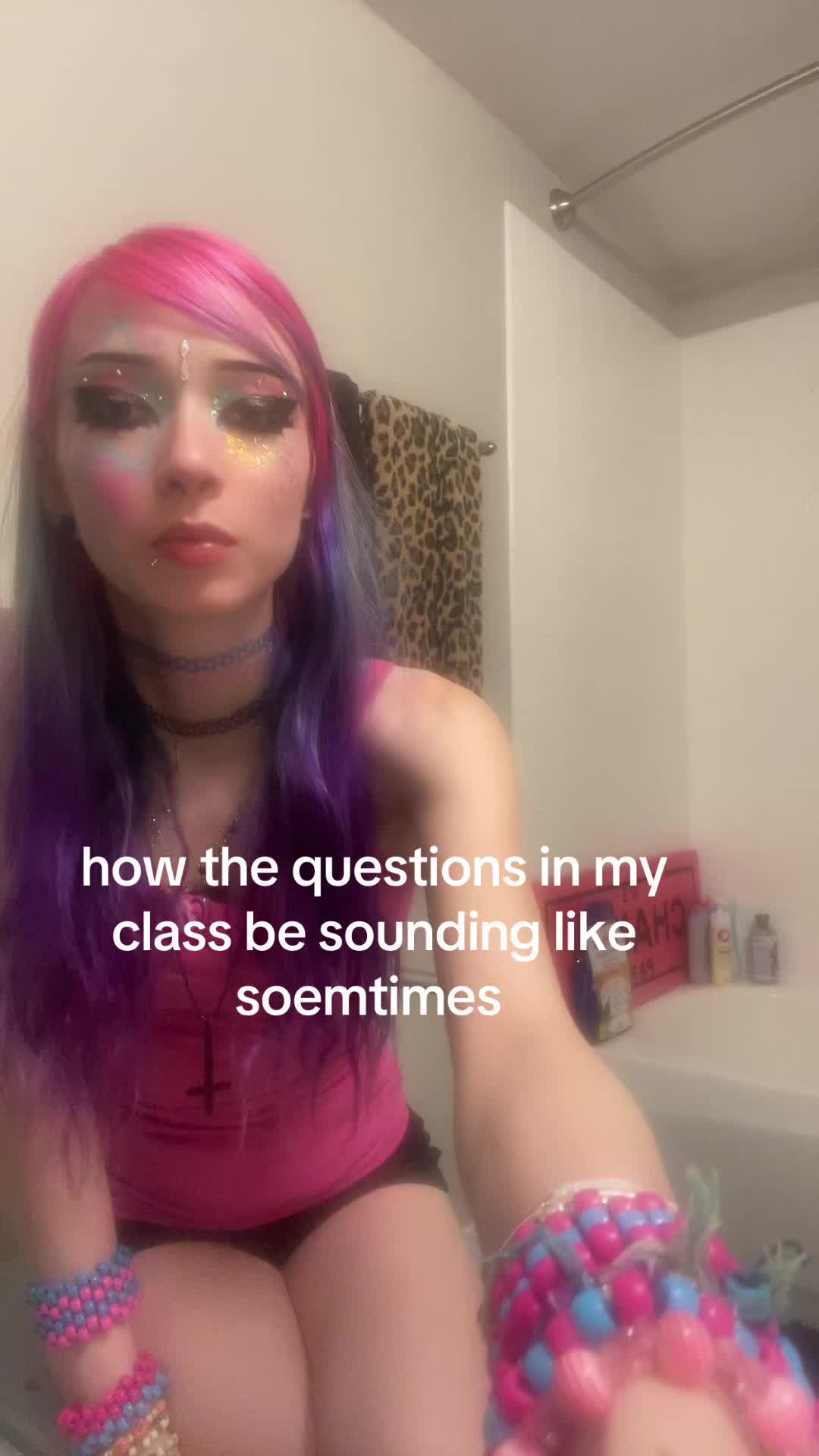 @Weird chick wit pink hair