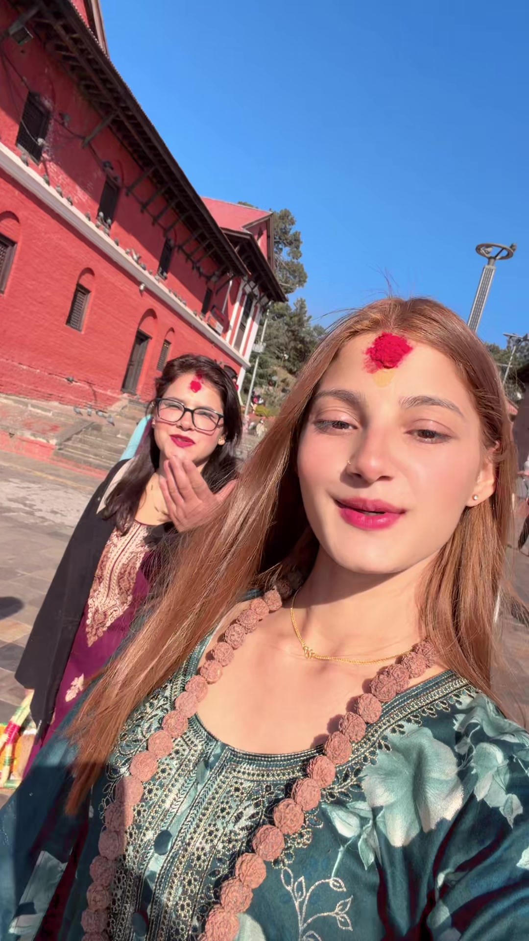 @Babita🫂
