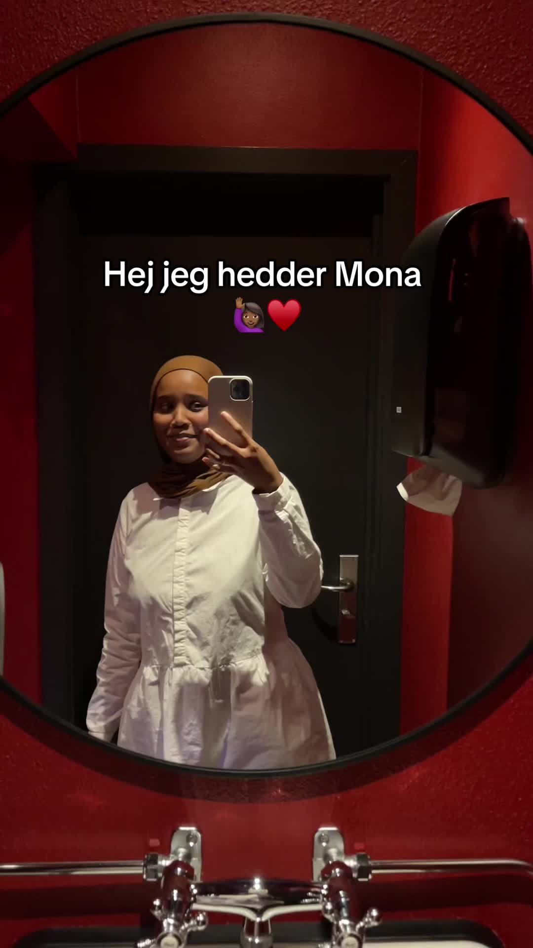 @Mona Hersi