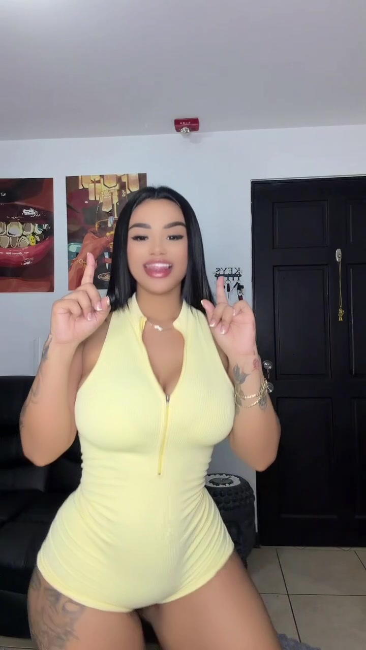 @Tatiqueenoficial 🦋