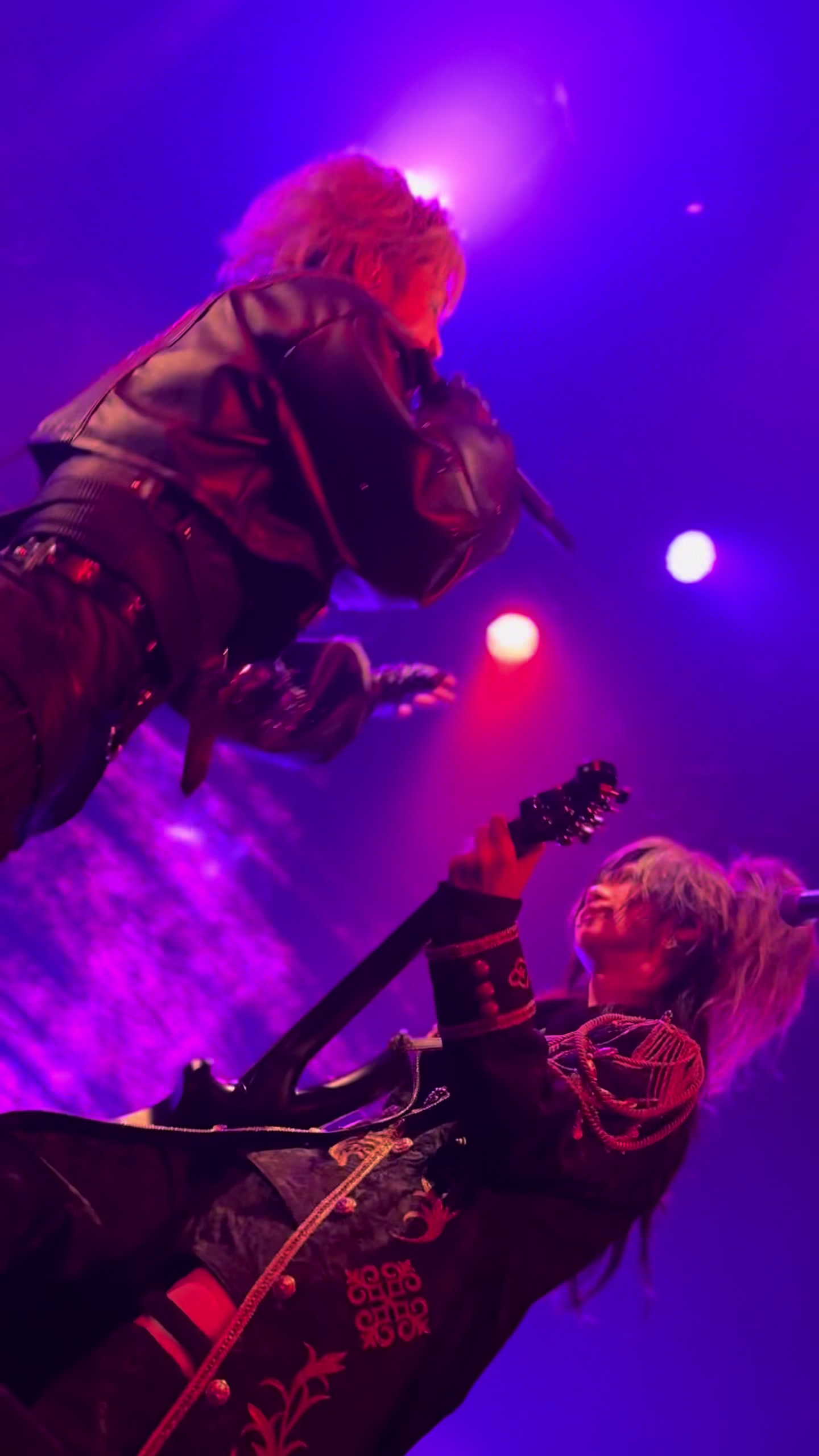 @Royz_official