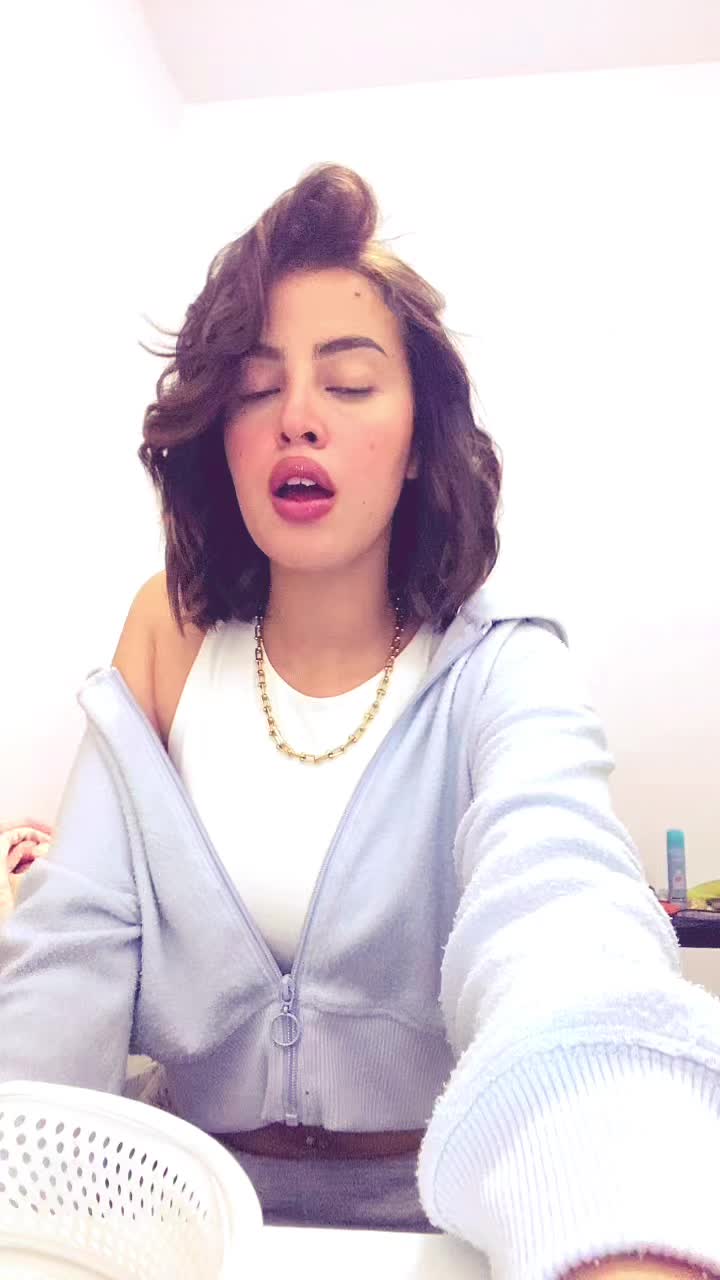 @rou2ee._