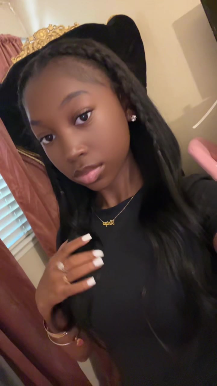 @aniyaedrienna