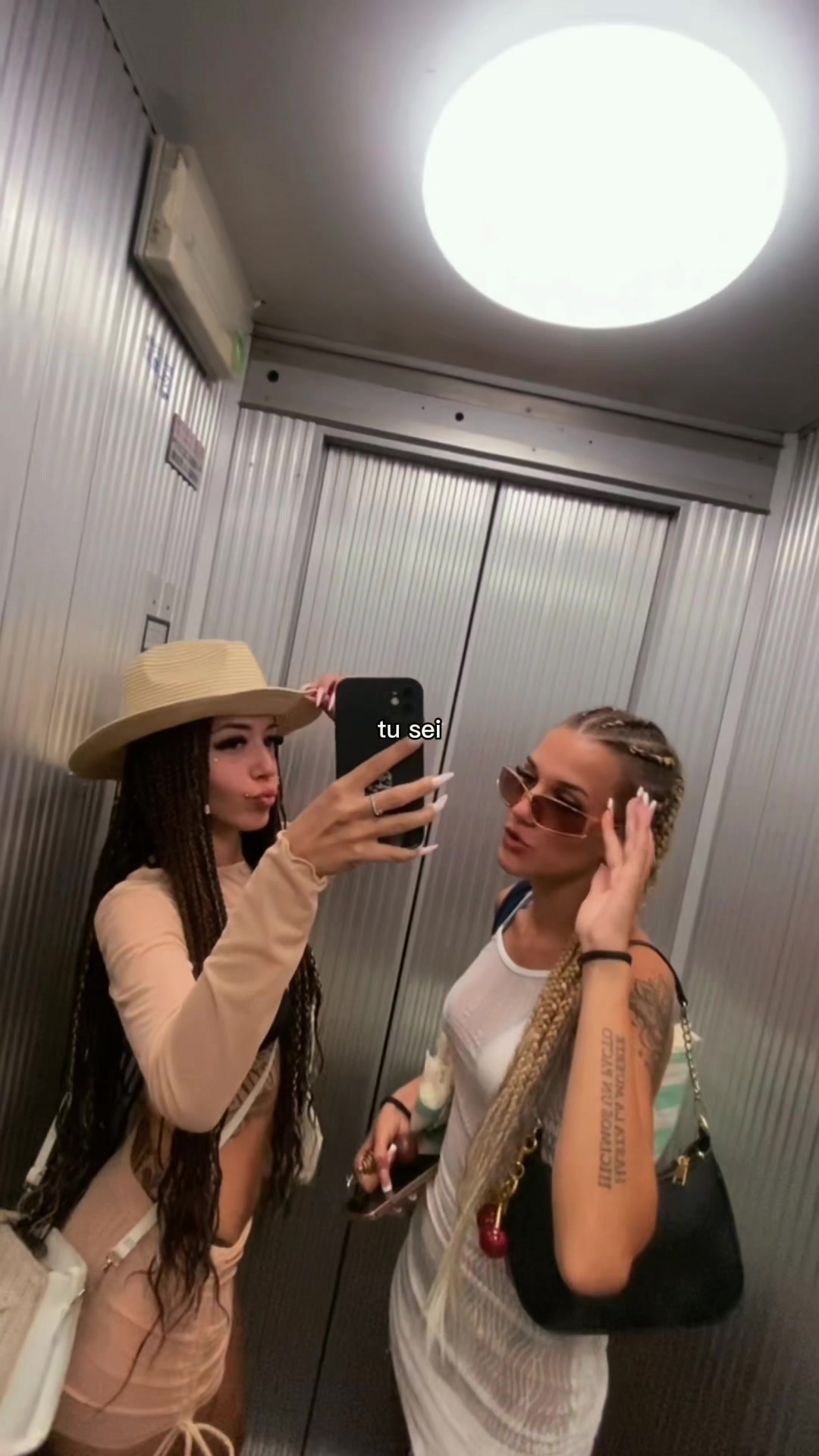 @GIULIA DE ANGELIS 🌪