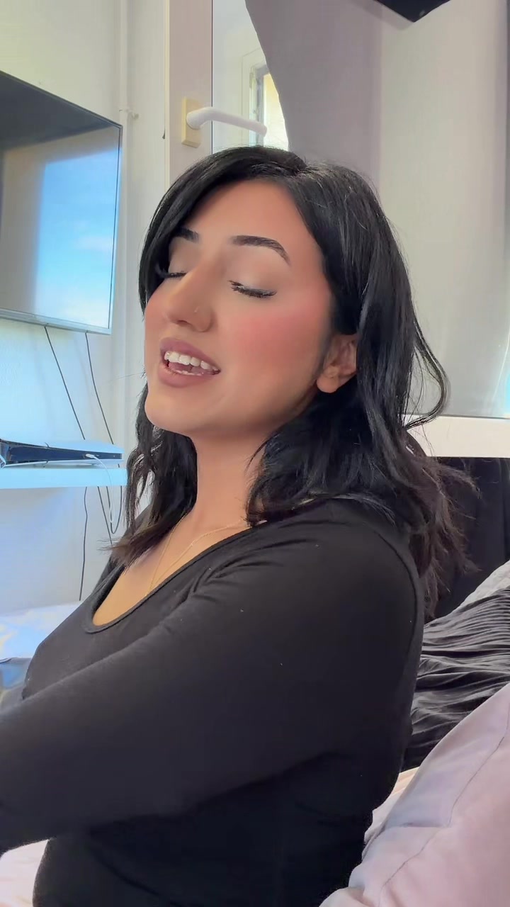 @Gülnaz 🧏🏽♀️
