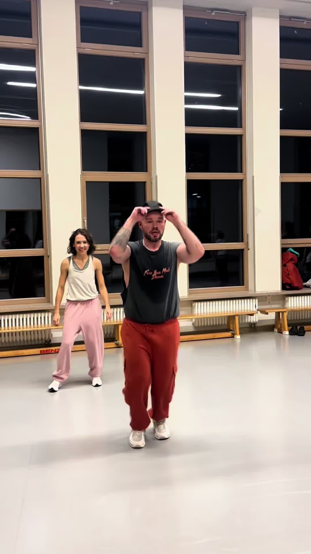 @ManuMoves