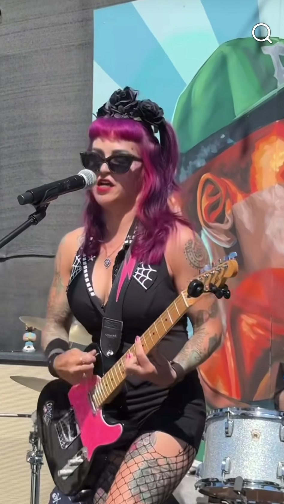 @TheHellflowers