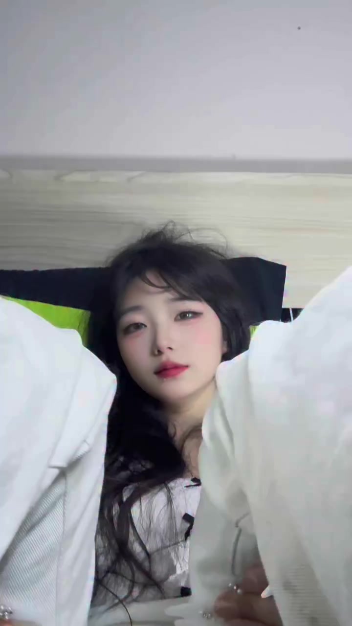 @𝓐𝓷𝓰𝓮𝓵 𝓩𝓲𝓩𝓲 🦋