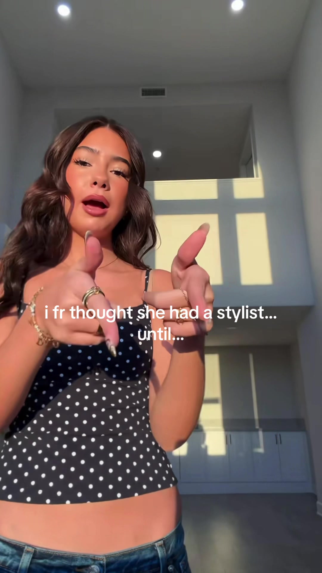 @vanessafindsoutfits