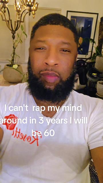 @Sirloveintheroom*