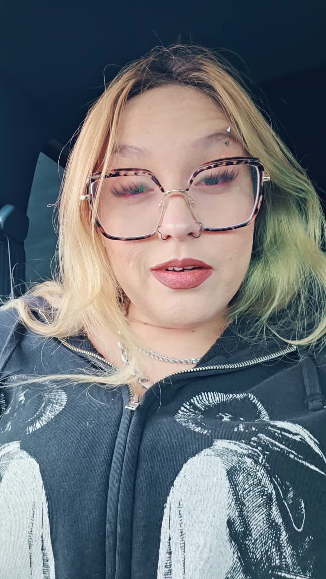 @Lilymunster420