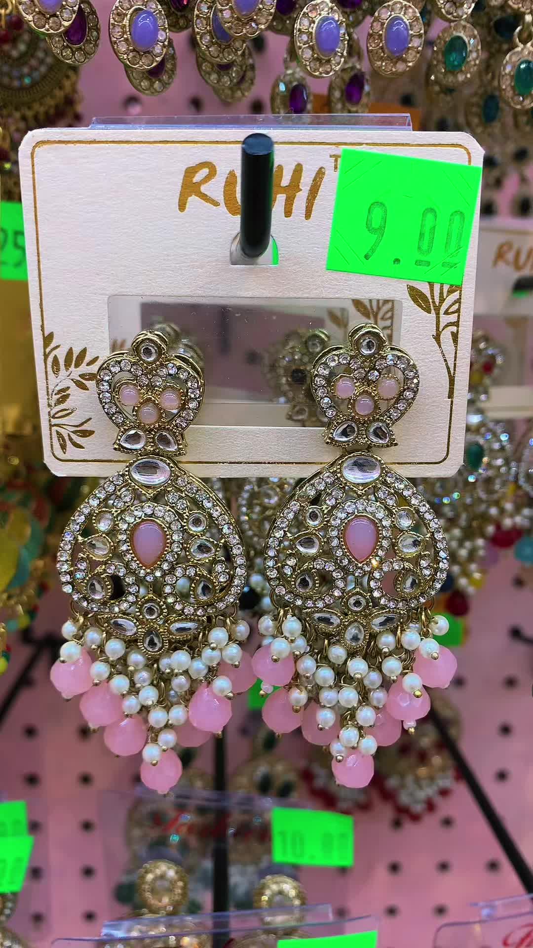 @Earrings Plaza