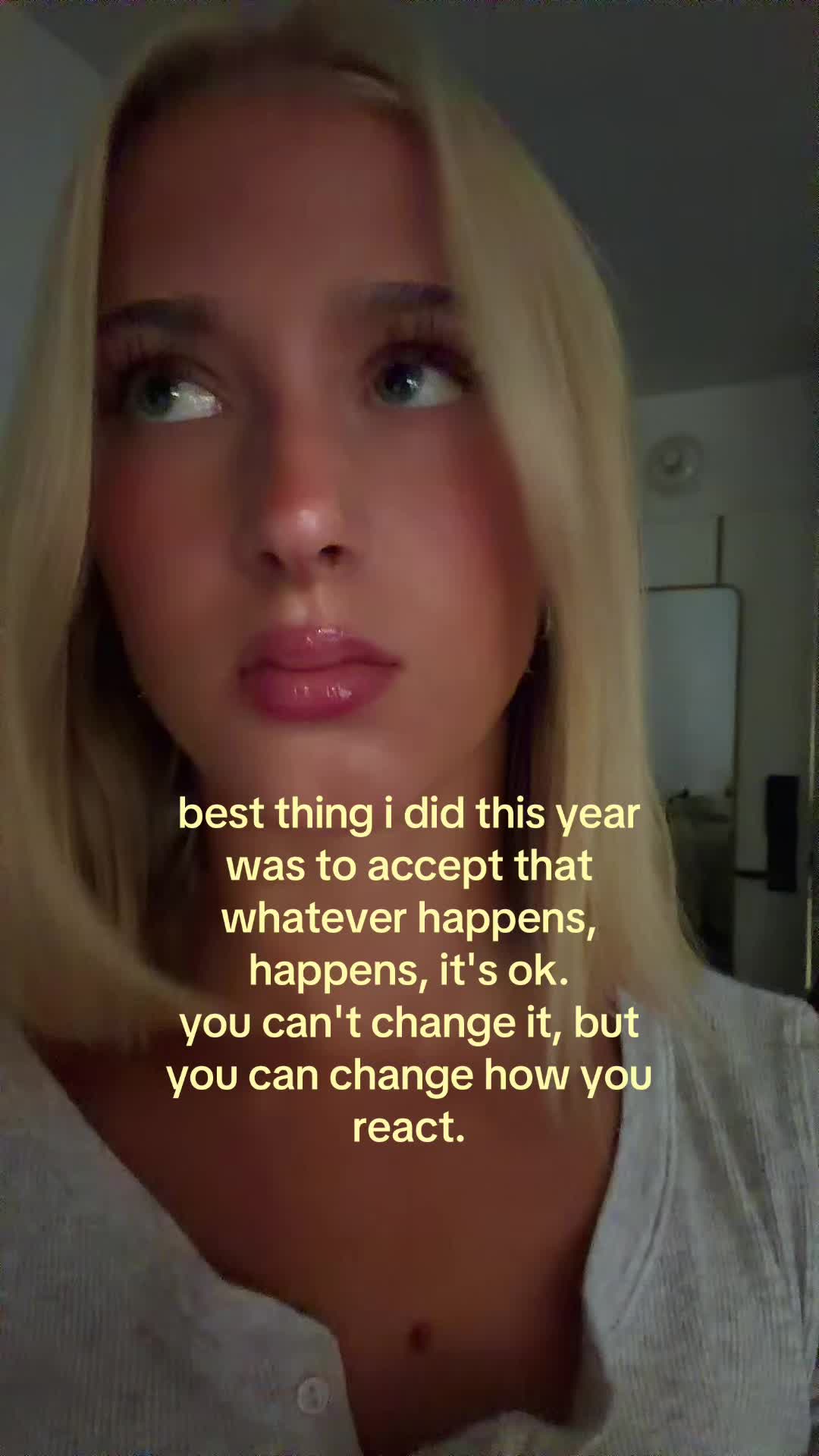 @theelliebarker