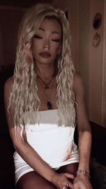@qu33nlashesz