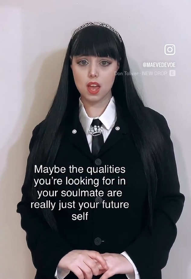 @Maeve De Voe ₊˚⊹♡