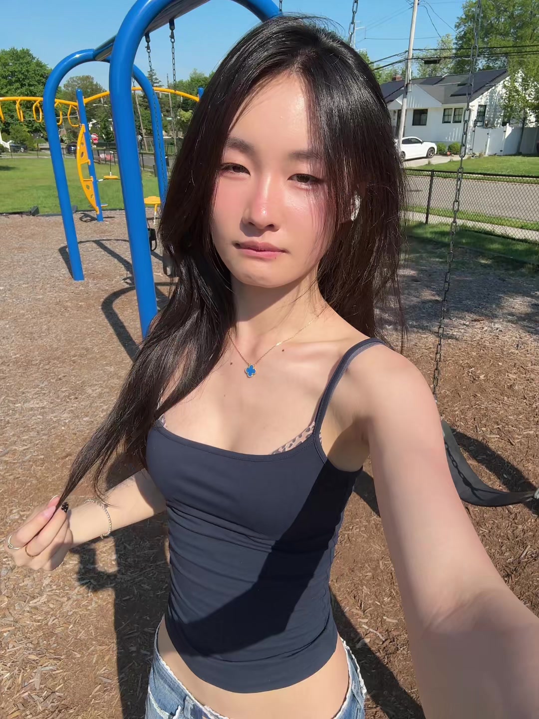 @Bon