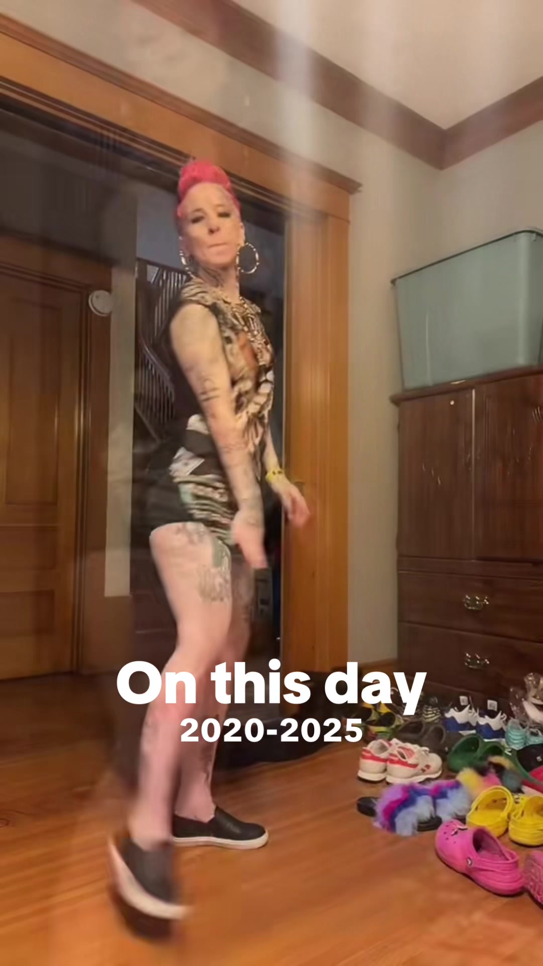 @HoneyBeeMelly