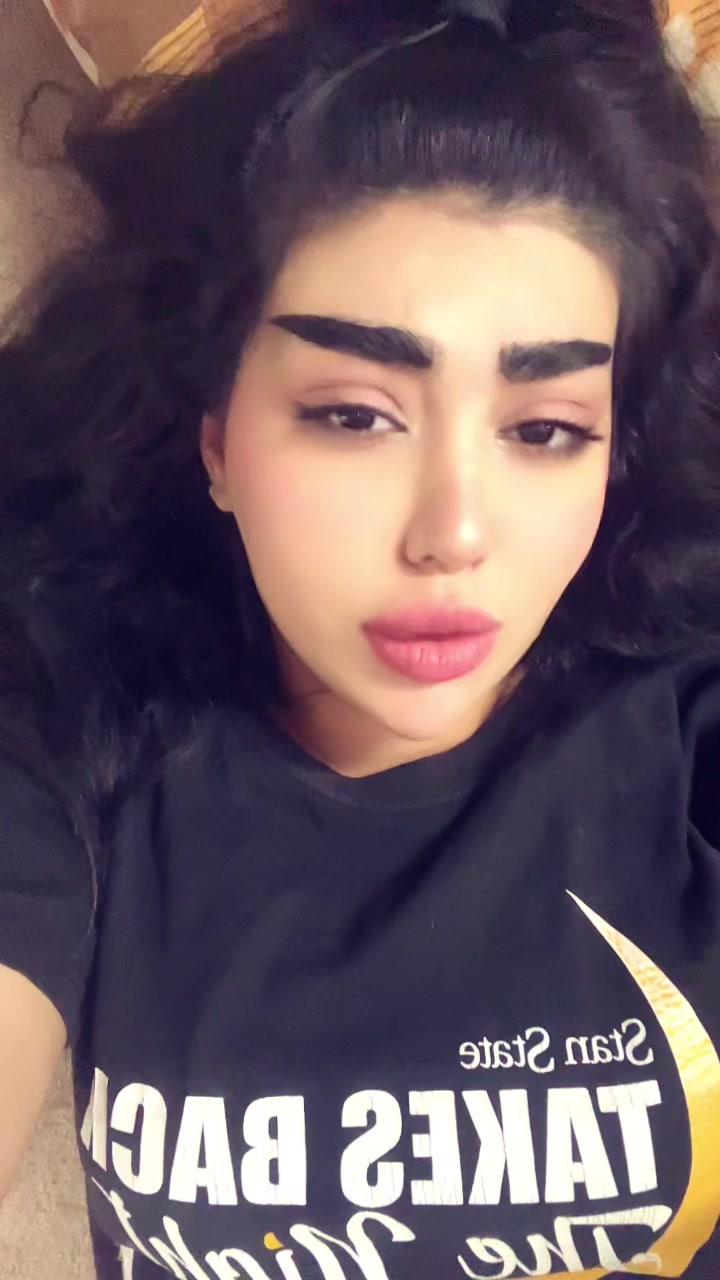 @manya_