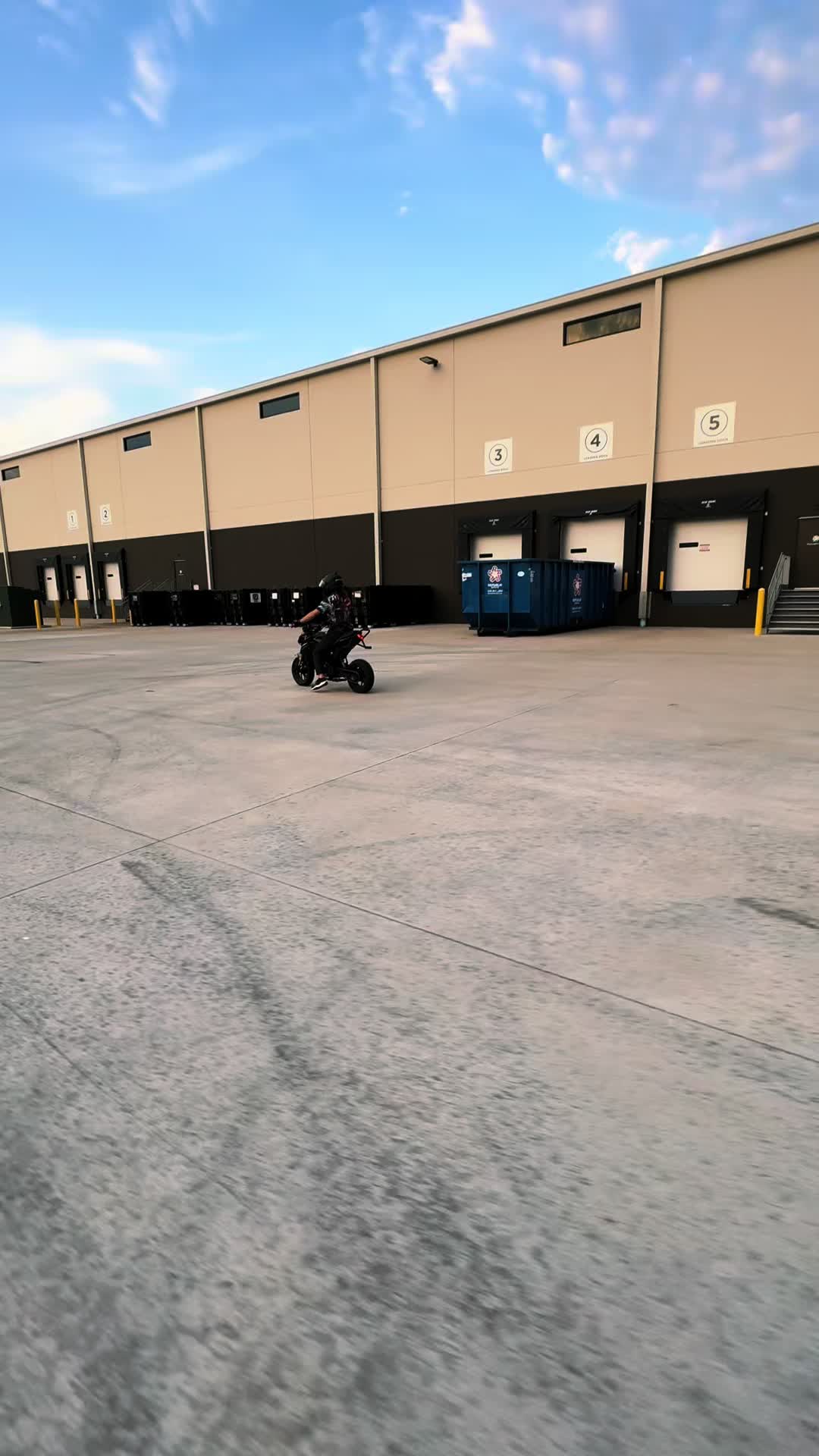 @Moto Charlie