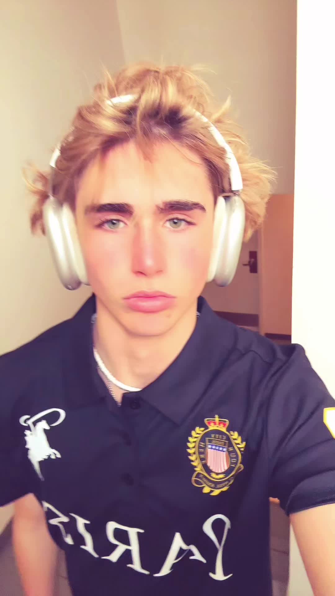 @dylan 🏄&zwj;♂️🏝️