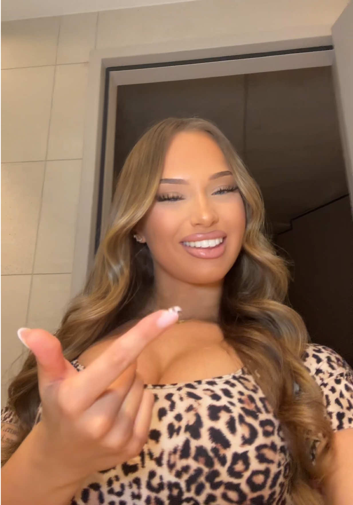 @Mia