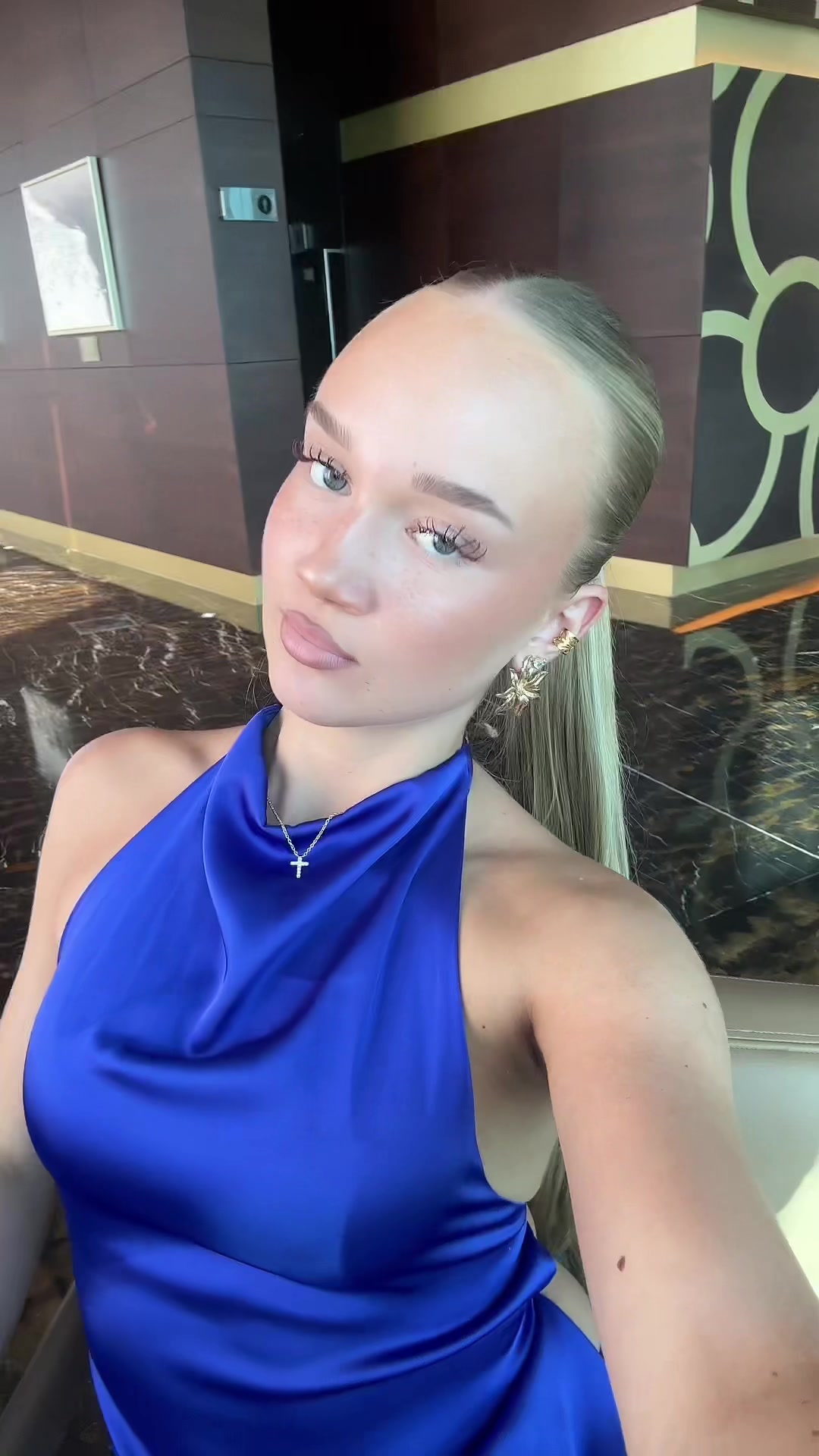 @александраメ𝟶