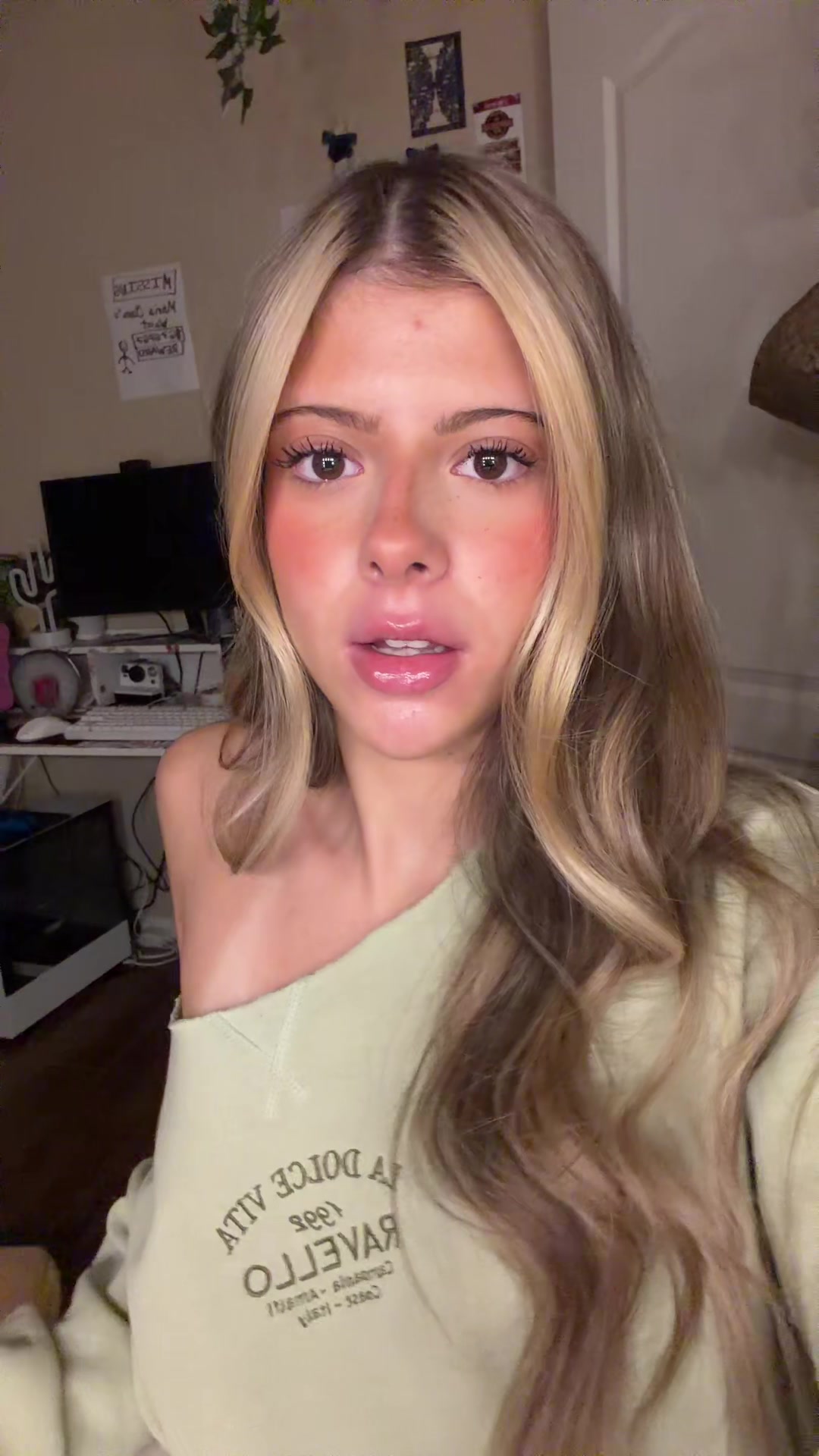 @whothefreakismariaclara