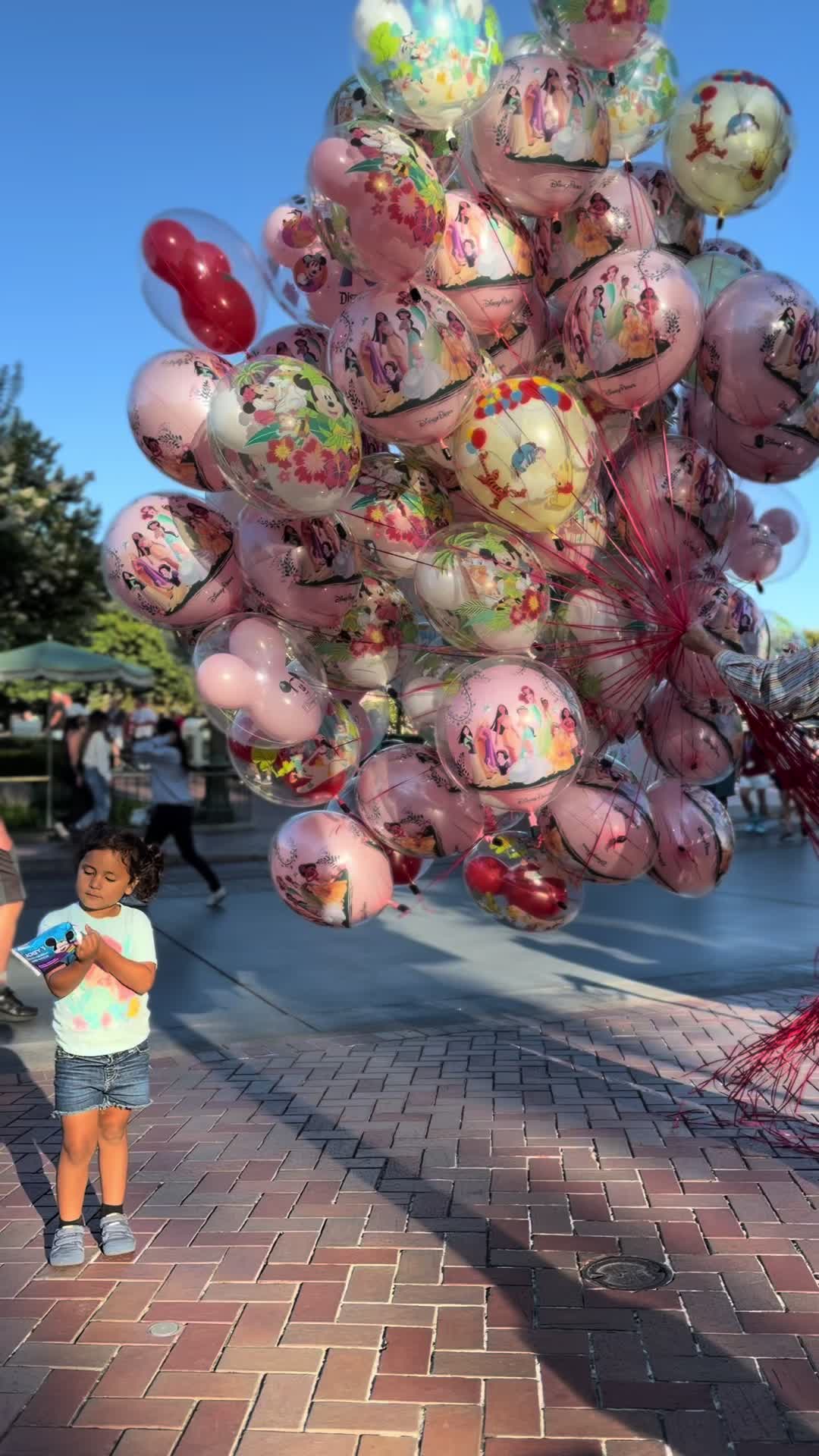 @Nysea ✨ Disney Mom